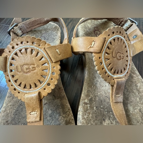 Ugg Ayden II Women Tan Leather Sandals .. Good Condition - Picture 3 of 8